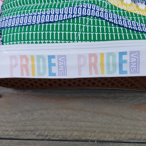 Vans SK8-MID Pride Multi/True White Shoes Sneakers - Picture 9 of 10